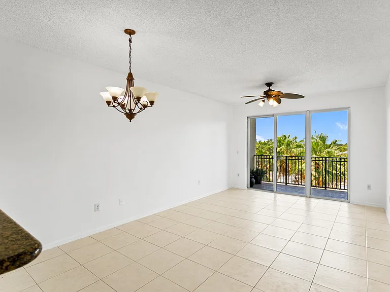 27 Royal Palm Way #503 — Photo 6