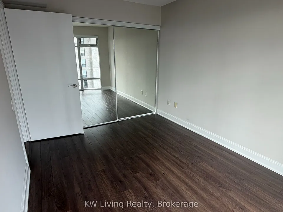 2181 Yonge St #1112