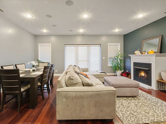3rd image of 3126 N Narragansett Ave APT 3