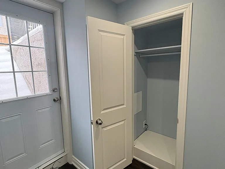 43 Ogston Cres #BASEMENT — Photo 3