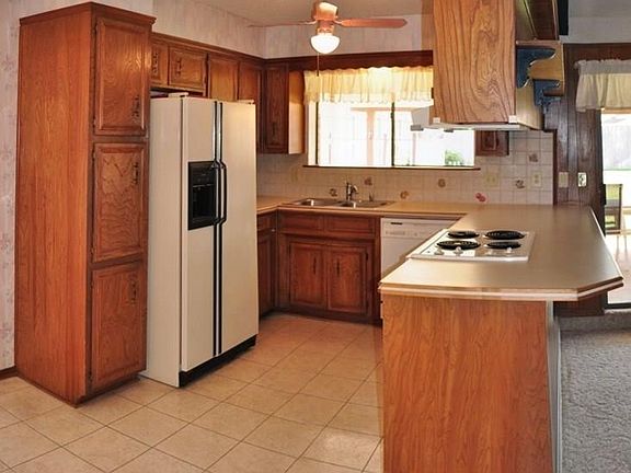5th image of 1703 Meadowcliff Dr