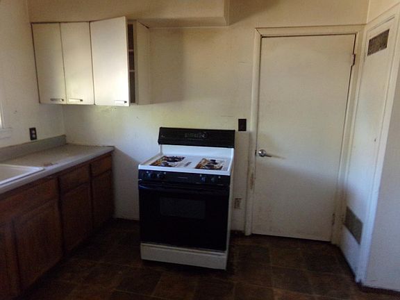 4th image of 3560 23rd Ave