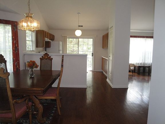 4th image of 311 Stillwater Ct #311