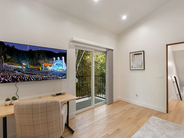 2701 Jalmia Dr — Photo 103