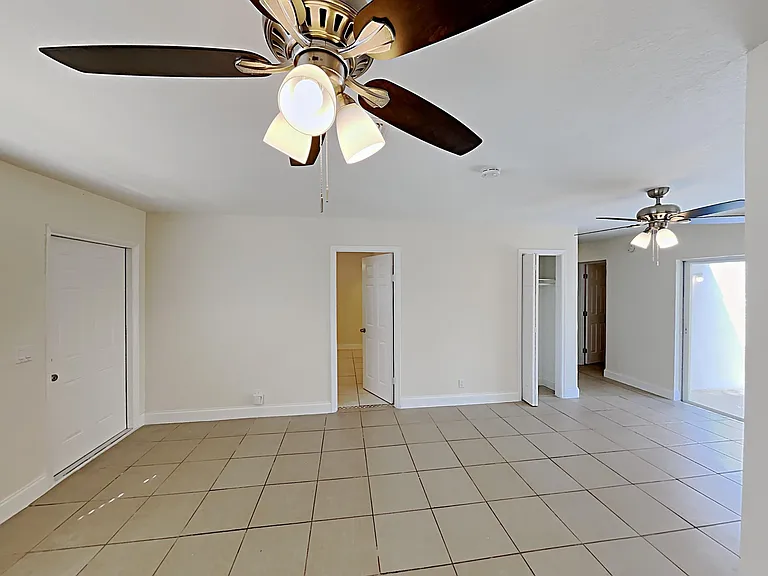 1230 SW 6th Way — Photo 10