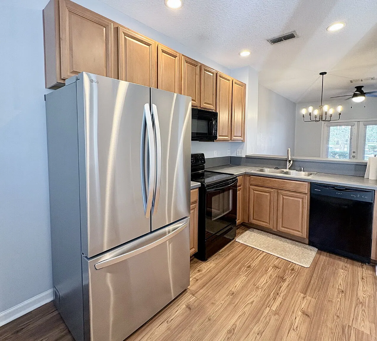 2 bed, 2.5 bath, 1008 sqft, $1,650 — Photo 4
