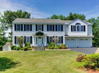 90 Corinthian Dr, Lowell, MA 01854