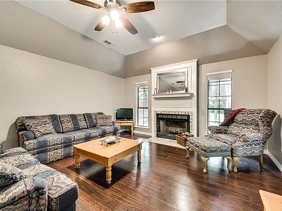 3rd image of 1091 Timber Creek Cir