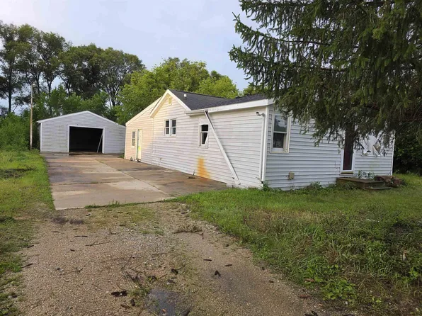1113 Lindale Rd, Cedar Falls, IA 50613