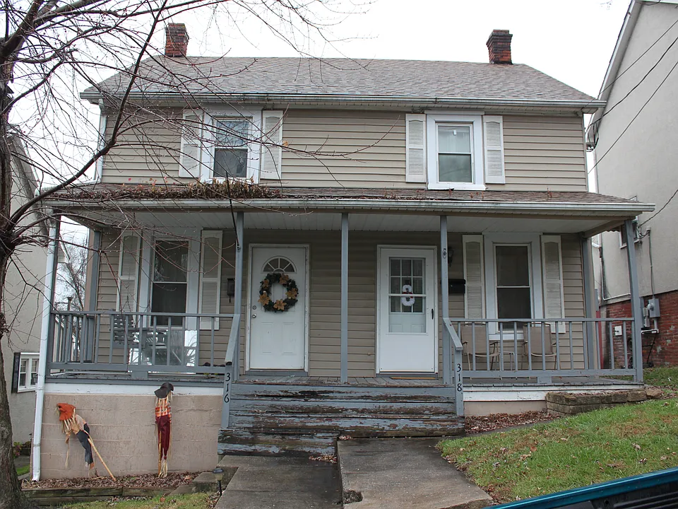 318 E Hazel St