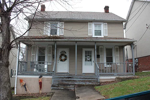 318 E Hazel St Photo 1