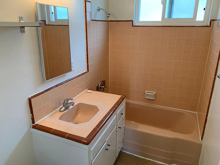 1138 S La Cienega Blvd #9 — Photo 22