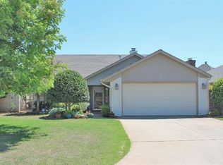 634 NW Waterford Dr, Lawton, OK 73505