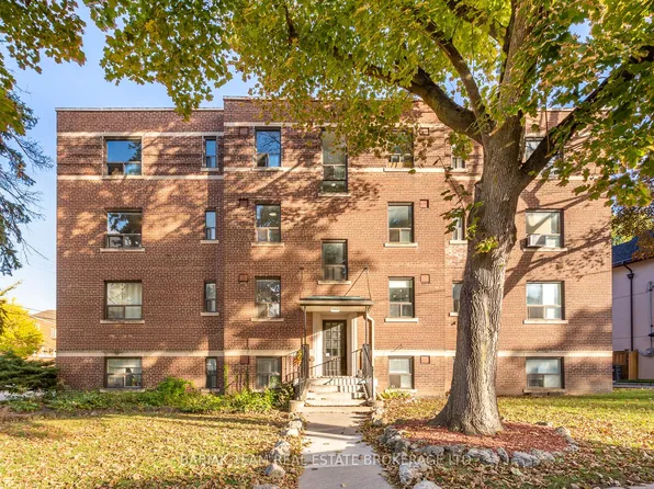 871 Millwood Rd #56, Toronto, ON M4G 1W8