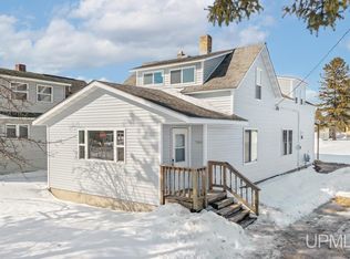 7836 Washington St, Rapid River, MI 49878