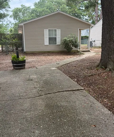 1674 Sycamore Ave — Photo 1