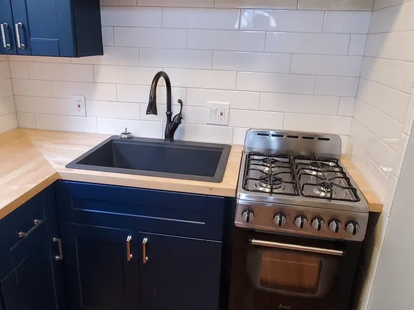 2340 W Farwell Ave APT 2E, Chicago, IL 60645