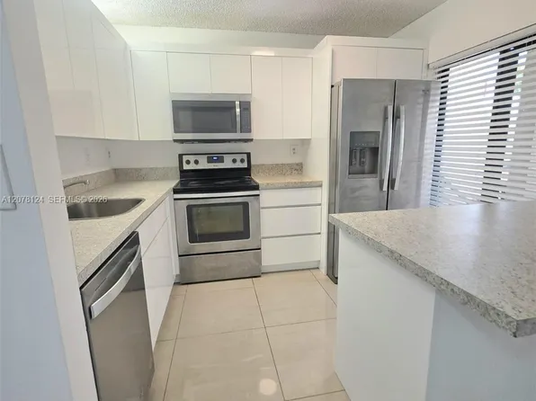 20105 NE 3rd Ct APT 6, Miami, FL 33179