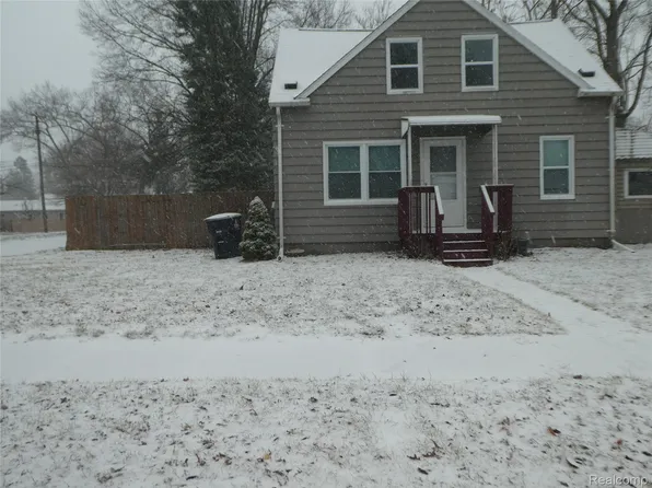 35209 Sheridan St, Westland, MI 48185