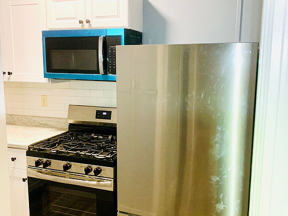 2nd image of 925 3rd Ave APT 9