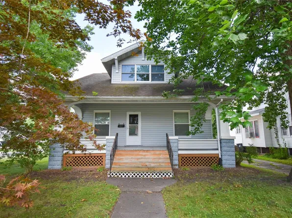 400 W Chestnut St, Gillespie, IL 62033