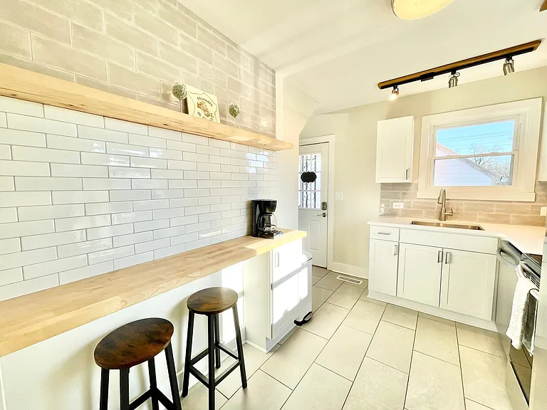 1325 Willow Dr — Photo 8