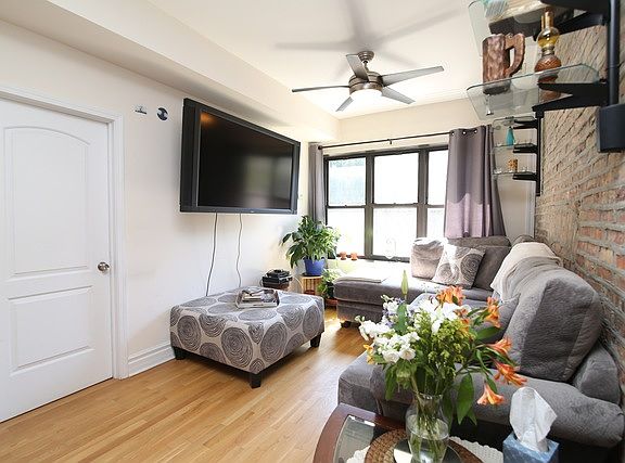 3rd image of 1352 W Bryn Mawr Ave APT 2