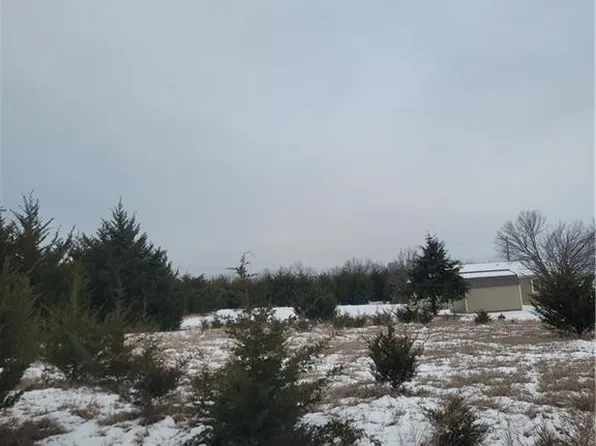 54 Poplar Ln, Linn Valley, KS 66040