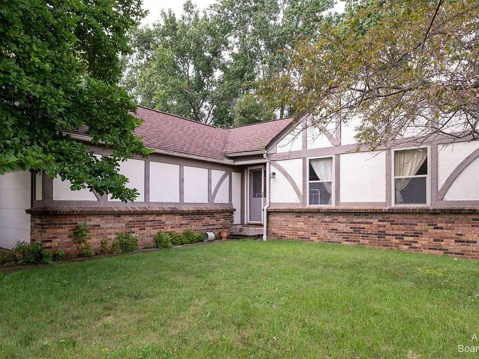 1st image of 5728 King James Ln