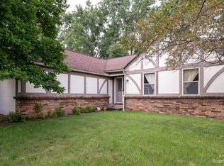 5728 King James Ln, Waterford, MI 48327