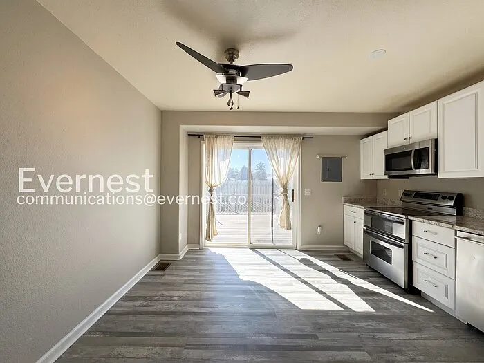 2040 Oakcrest Cir — Photo 8