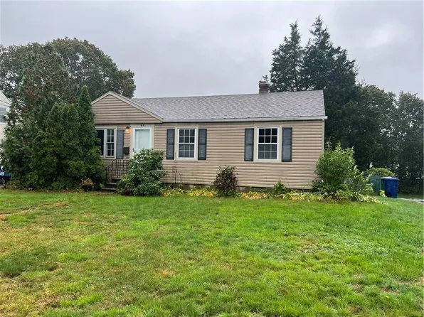 44 Ideal Ct, Warwick, RI 02818