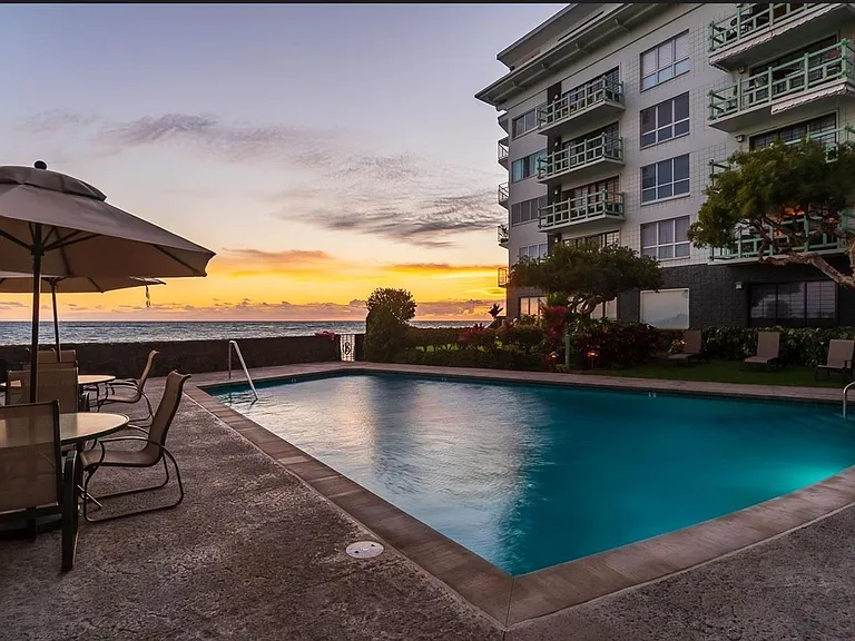 2957 Kalakaua Ave — Photo 19
