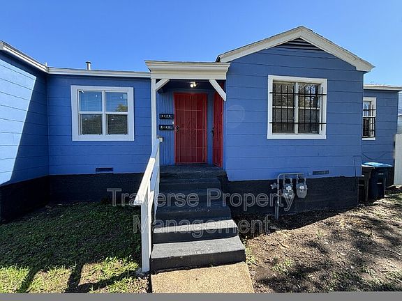 3rd image of 2645 Canberra Ct
