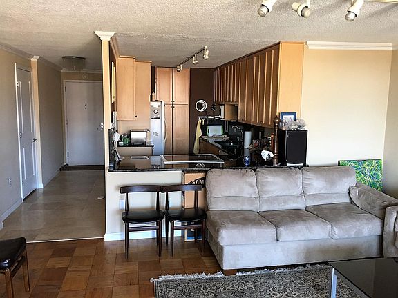 5th image of 50 Longwood Ave APT 820A