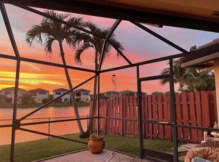 330 SW 113th Ter, Pembroke Pines, FL 33025