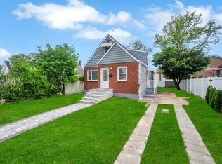 20 Fairfax St, Valley Stream, NY 11580