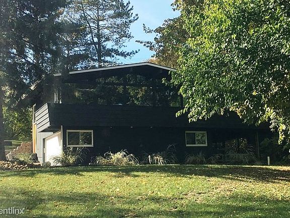 2nd image of 45152 Byrne Ct