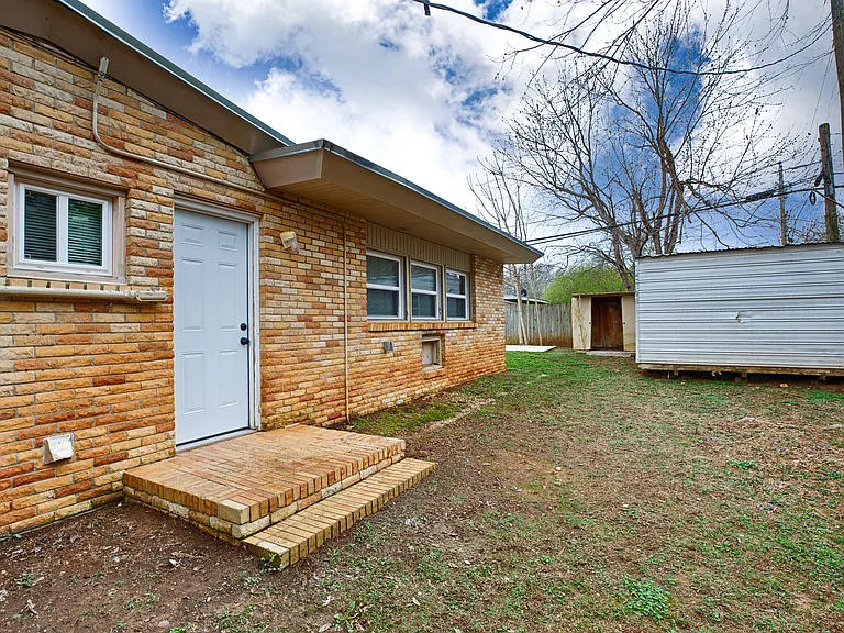 2814 Holiday Dr SW — Photo 19