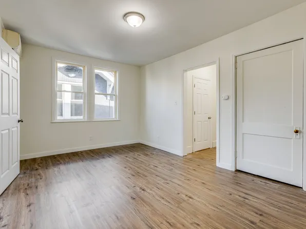 1224 McNeilly Ave APT 4, Pittsburgh, PA 15216
