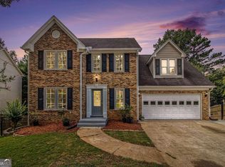 651 Deer Oaks Dr, Lawrenceville, GA 30044