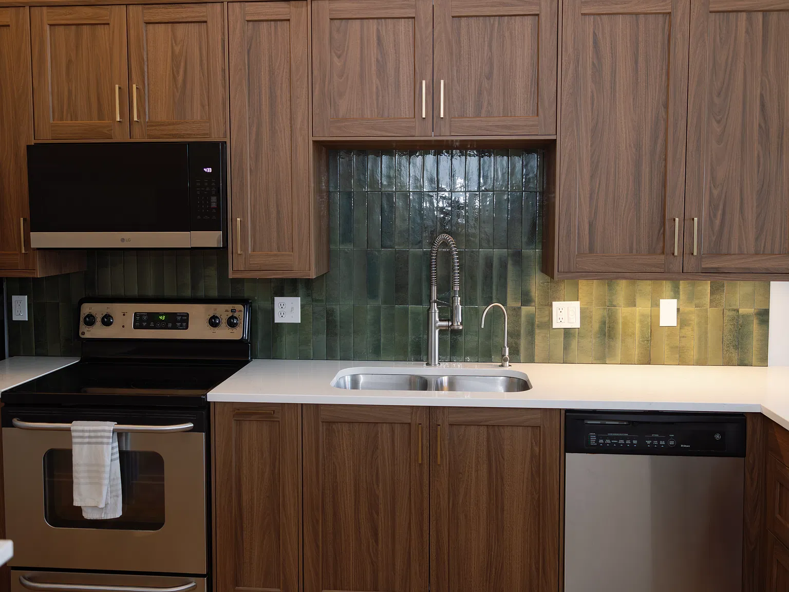 2 bed, 1200 sqft, $2,100 — Photo 4