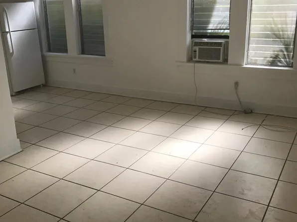 227 NW 13th Ave, Miami, FL 33125