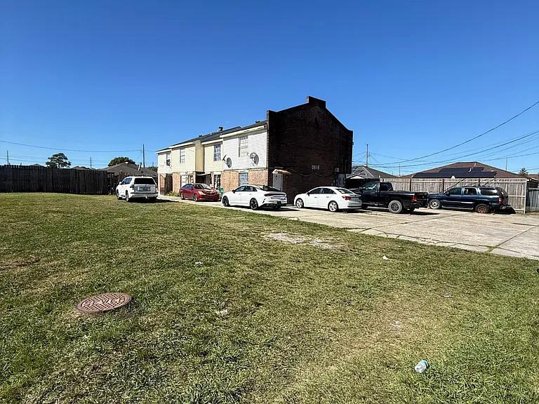 2816 Destrehan Ave — Photo 1