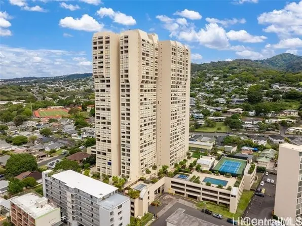 1717 Mott Smith Dr APT 407, Honolulu, HI 96822