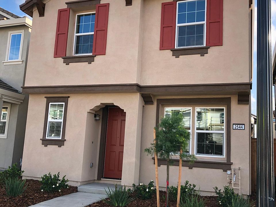 1st image of 2544 John Glenn Way