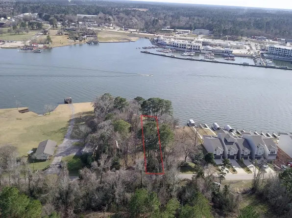 15089 Marina Dr, Montgomery, TX 77356