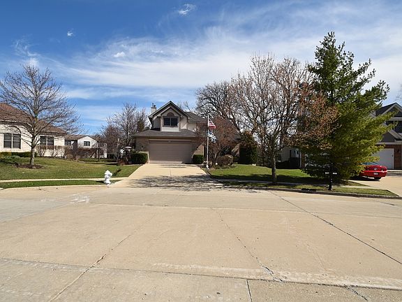 5th image of 657 Briarwood Ct
