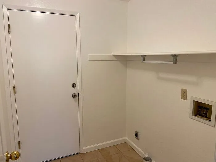 6628 Valley Wood Dr — Photo 17