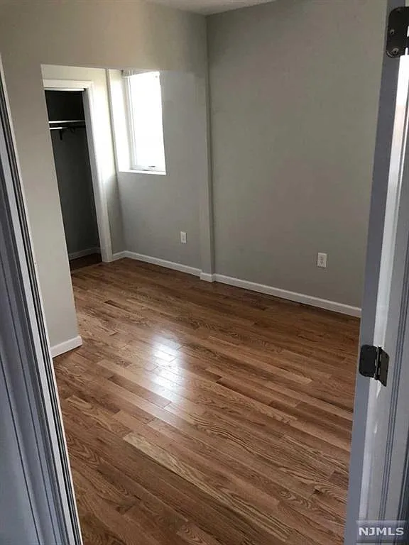 2 bed, 850 sqft, $2,300 — Photo 4